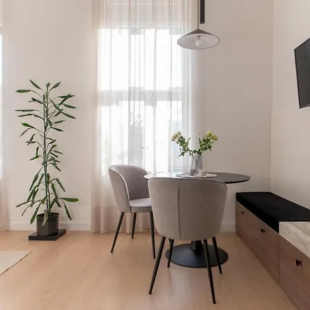 Deluxe Dunavska 3 * Novi Sad